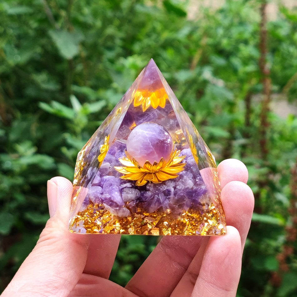 Energy Generator Orgone Pyramid Amethyst Peridot Healing Natural Crystal Reiki Chakra Generator Orgonite Pyramid Meditation Tool