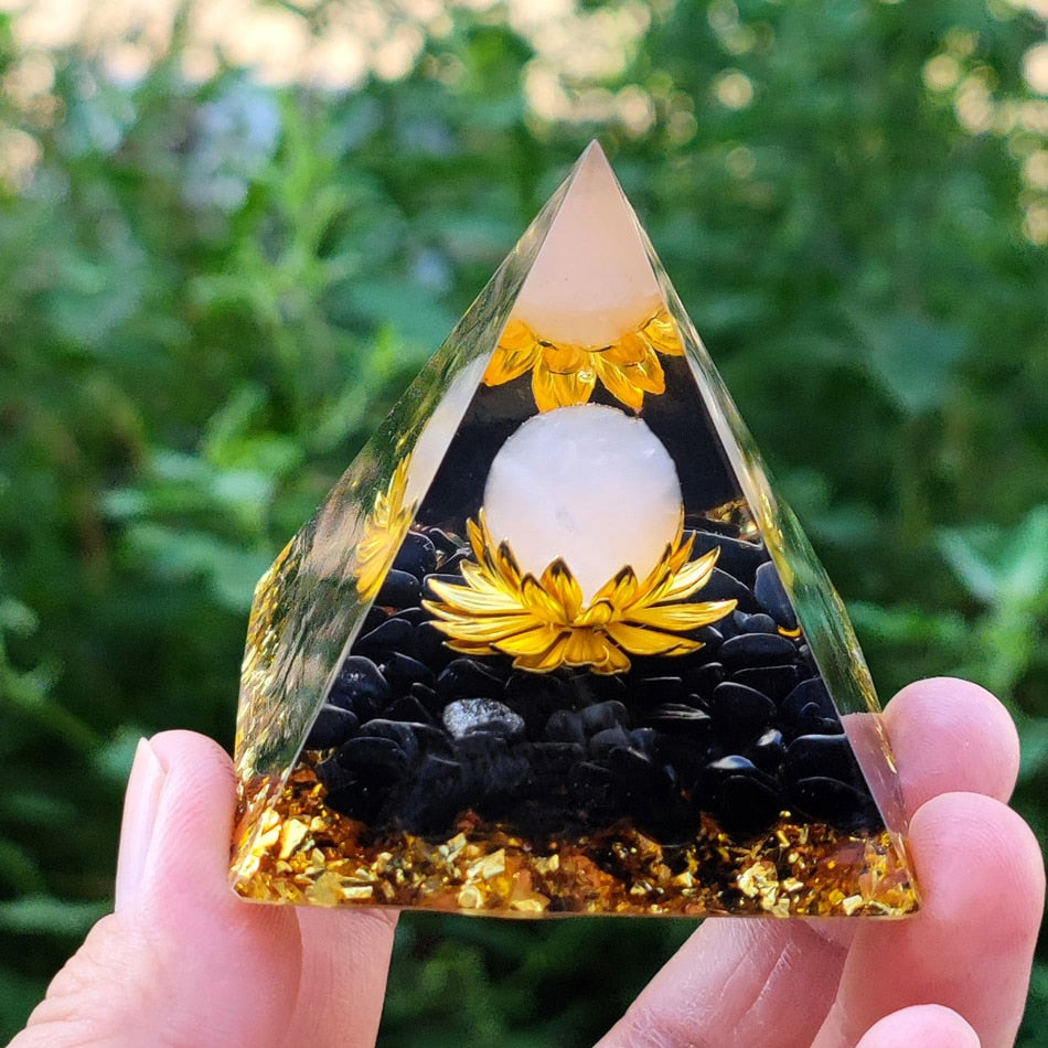 Energy Generator Orgone Pyramid Amethyst Peridot Healing Natural Crystal Reiki Chakra Generator Orgonite Pyramid Meditation Tool